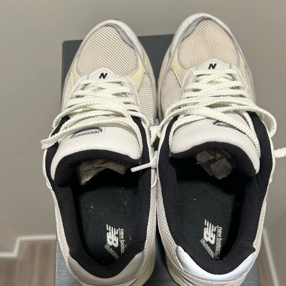 New Balance ML2002RQ size 12 mens sneakers - Picture 2 of 5